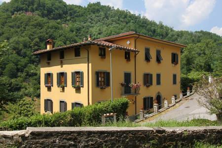 Apartment Poesia Bagni di Lucca Exterior foto